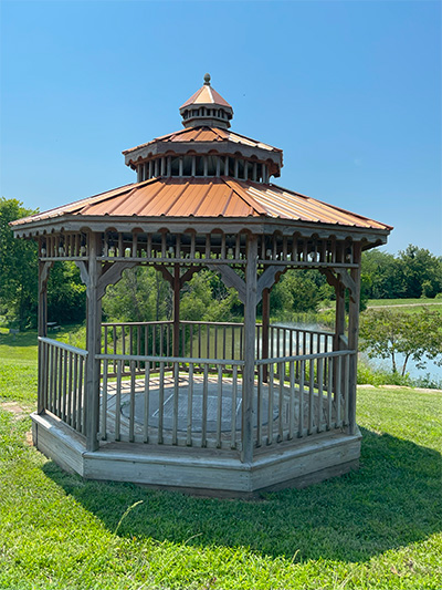 Fence Stile Vineyards, Winery & Distillery, Excelsior Springs